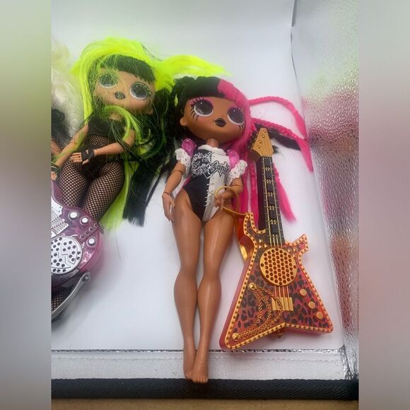 L.O.L Surprise Rock‎ & Roll Musicians Doll Set Of 3 Guitars - Picture 2 of 7